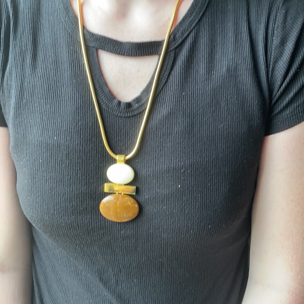 Vintage AVON Oval Cabochon Pendant Necklace 24 in.